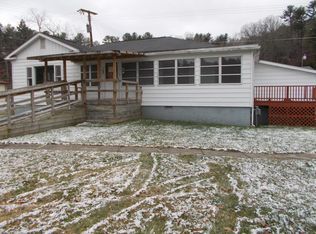 103 Crescent St, Blue jay, WV 25813