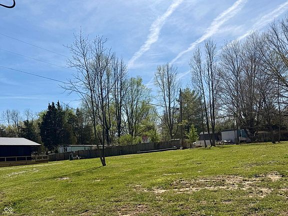 2nd image of 500 Beech Rd