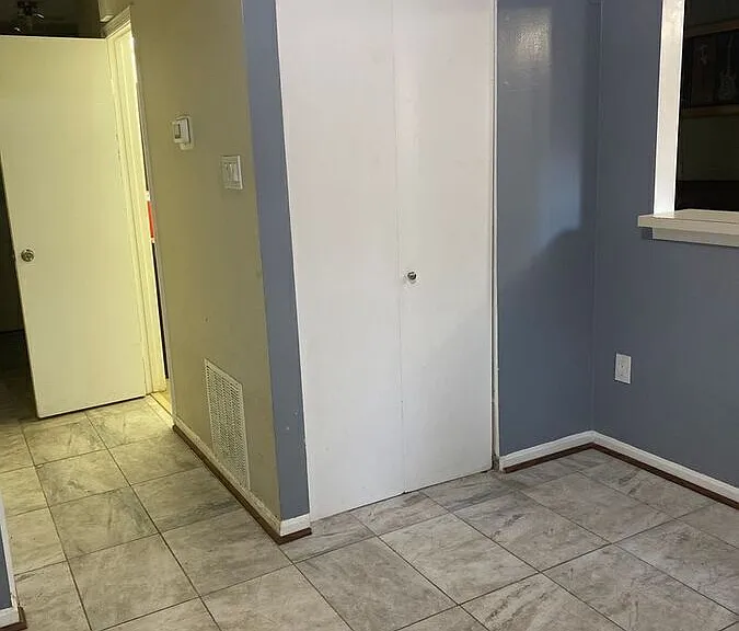 3404 Elenoir Ct — Photo 8