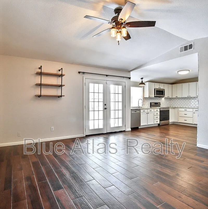 Building Photo - 1313 Monaco Dr