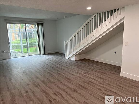 3rd image of 1411 Barcelona Way