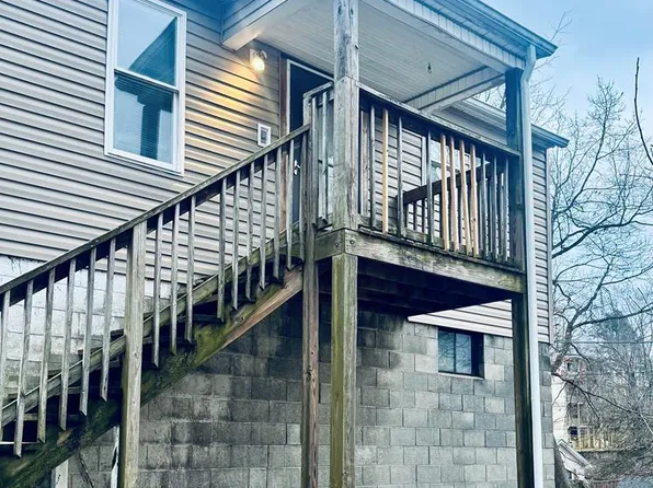 226 1/2 Clyde St, Beckley, WV 25801