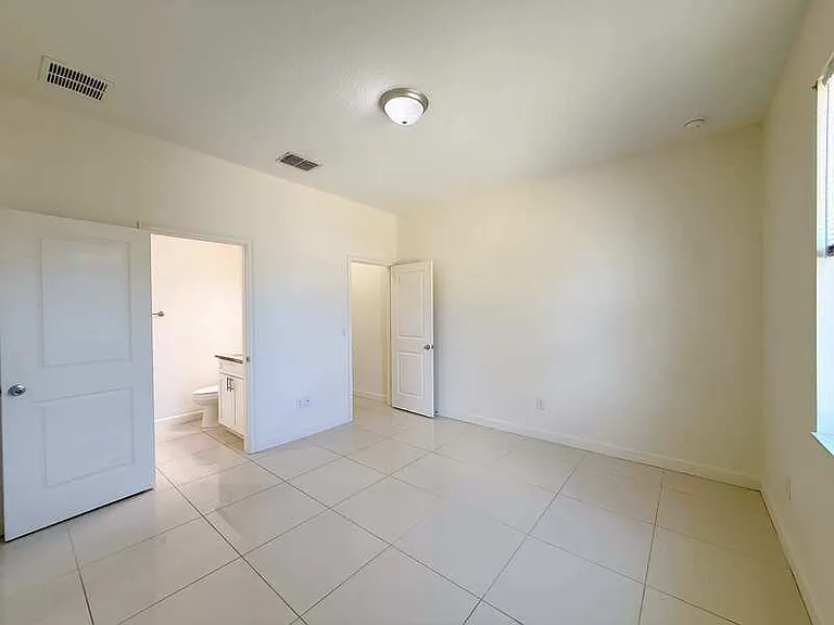 2 W Orange St #102 — Photo 30