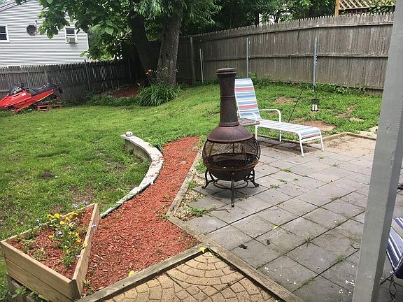 2nd image of 17 Deerfield St