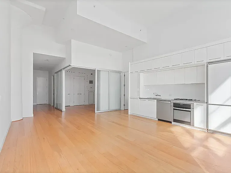 2728 Thomson Ave #200 — Photo 3