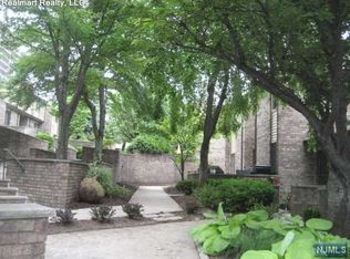 1310 15th St, Fort Lee, NJ 07024