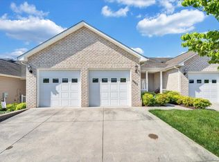 6667 Stonelyn Cottage Ct, Roanoke, VA 24019