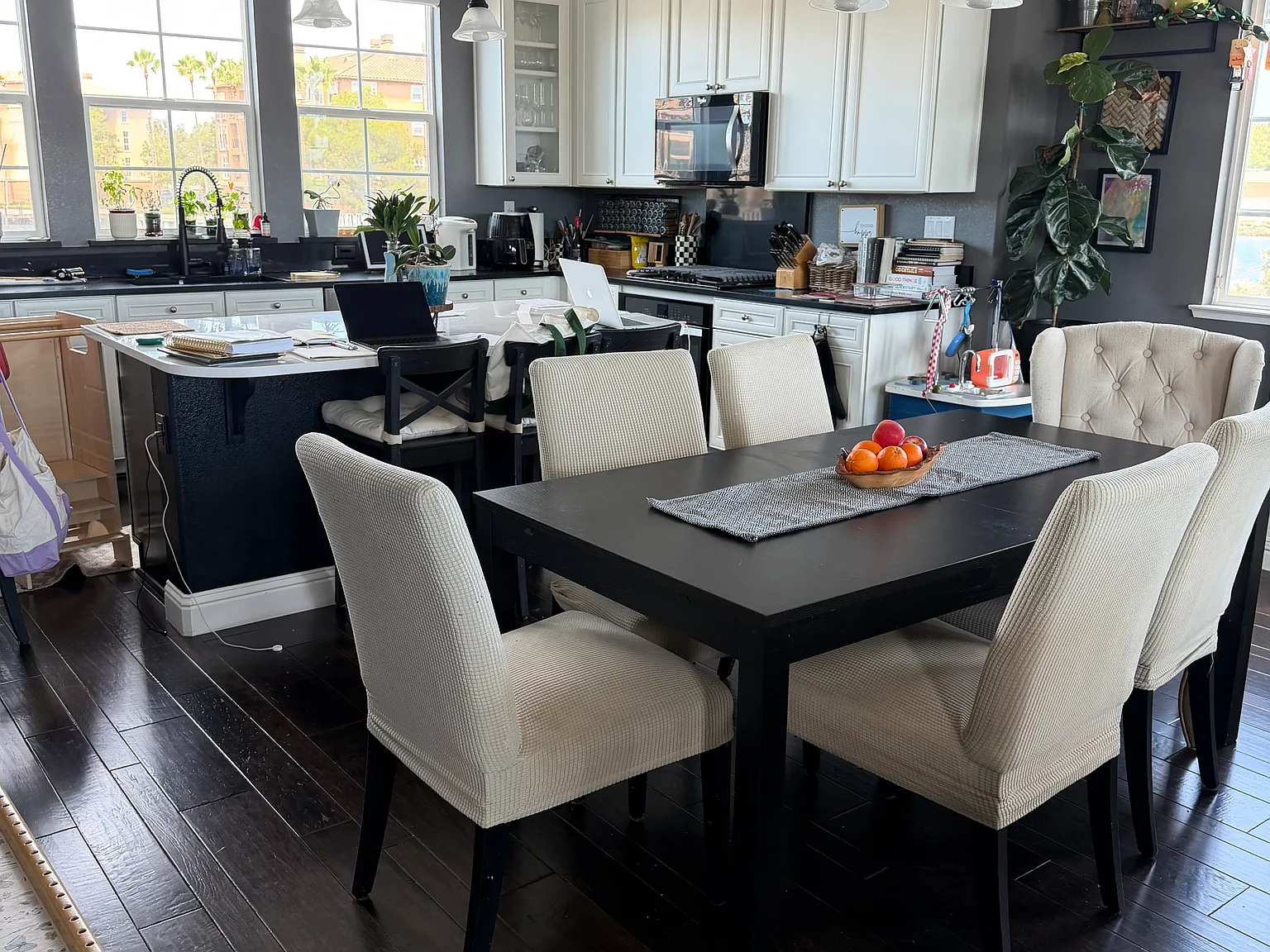 4 bed, 3.5 bath, 2000 sqft, $8,500 — Photo 4
