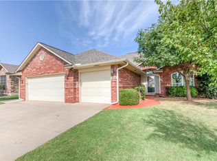 9108 Shady Grove Rd, Moore, OK 73160