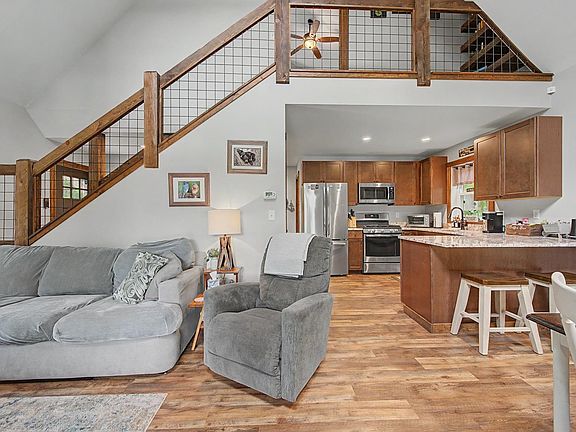 5th image of 129 Stocker Pond Road