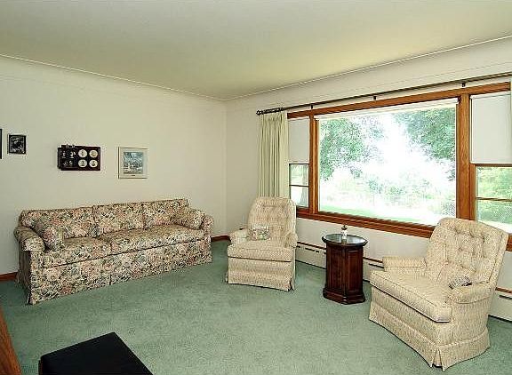 3rd image of 815 9th Ave S