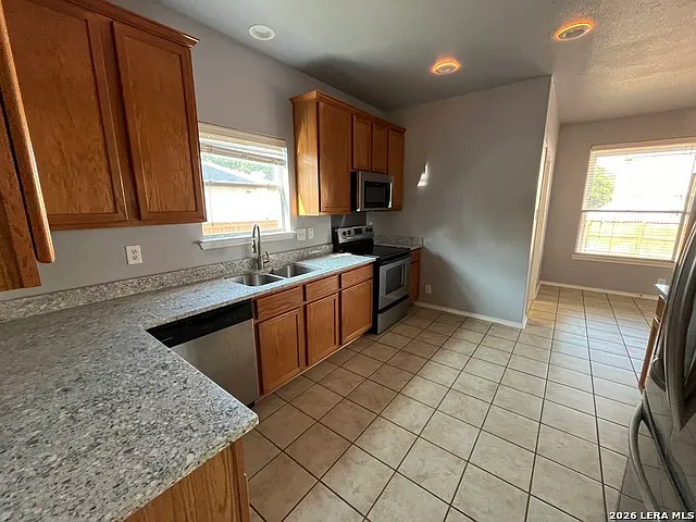 606 Campion Red — Photo 5
