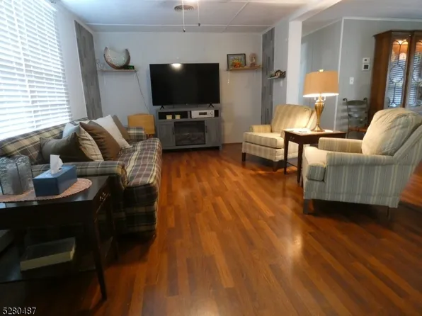 16 Burns Rd, North Brunswick Twp., NJ 08902