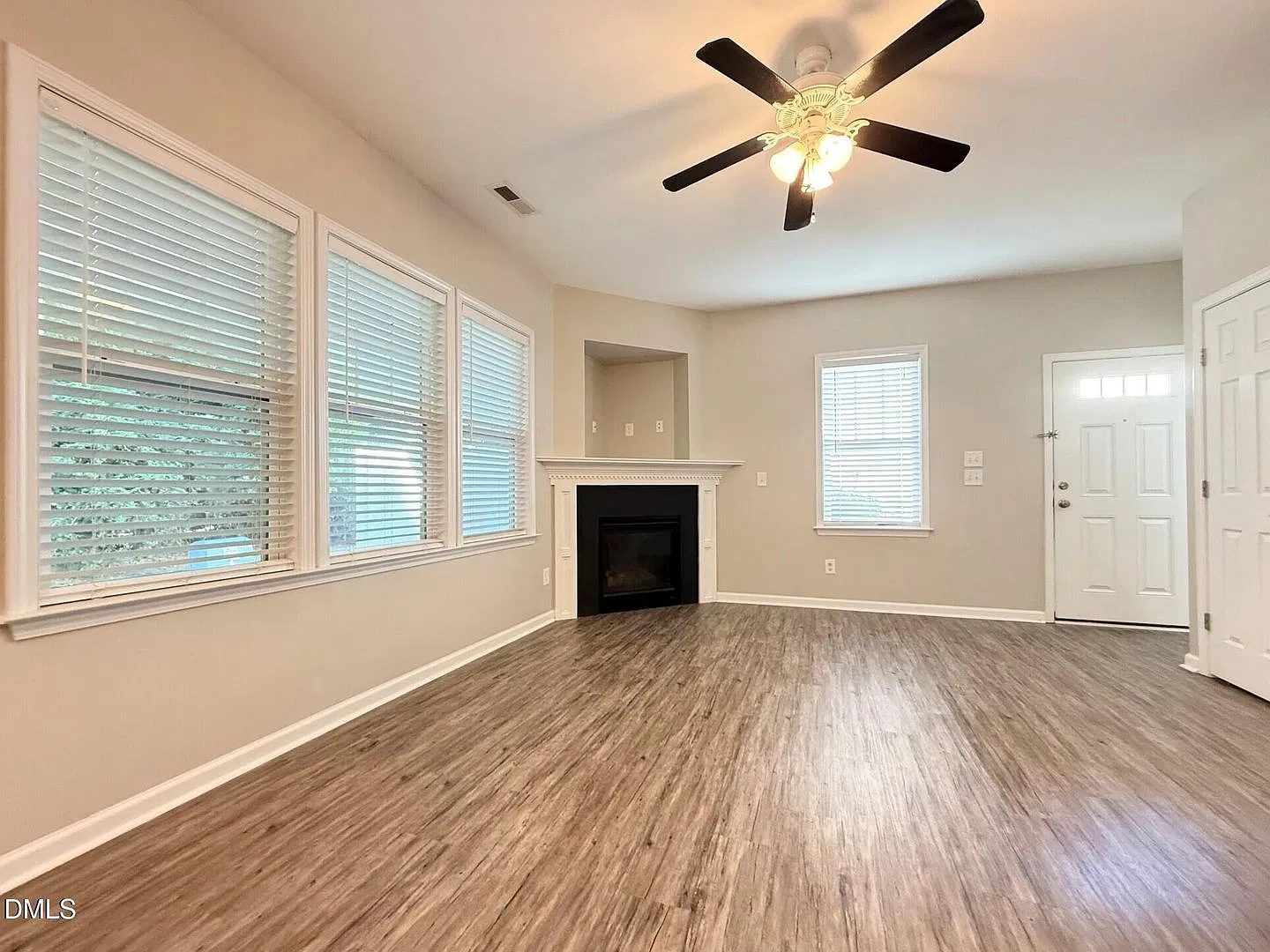 163 Deacon Ridge St — Photo 2
