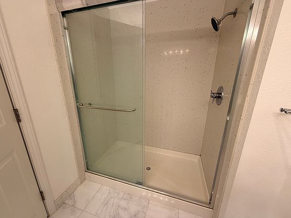 4th image of 440 Radcliffe Dr