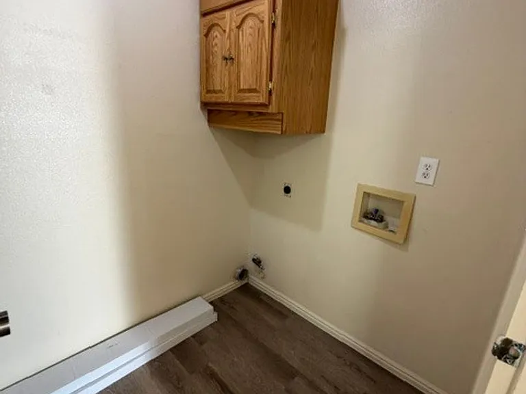 180 S 100 W — Photo 11