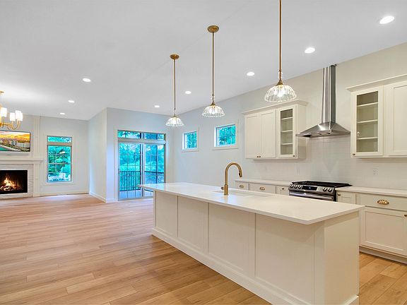 2nd image of 52063 Cloverleaf Dr W