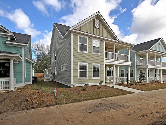 3rd image of 225 Bluebonnet St