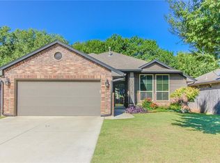 3036 Woodcrest Creek Dr, Norman, OK 73071