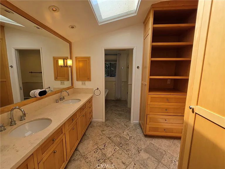 310 S Thurston Ave — Photo 44