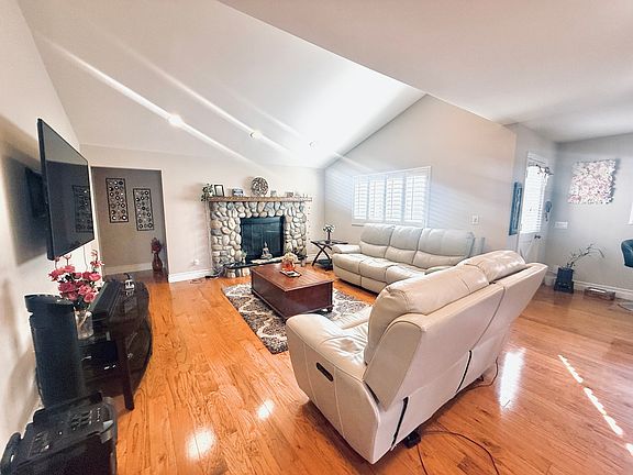 4th image of 4730 Carmelynn St