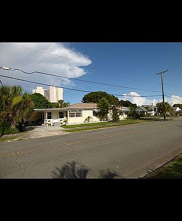 2nd image of 5208 Spruce Ave