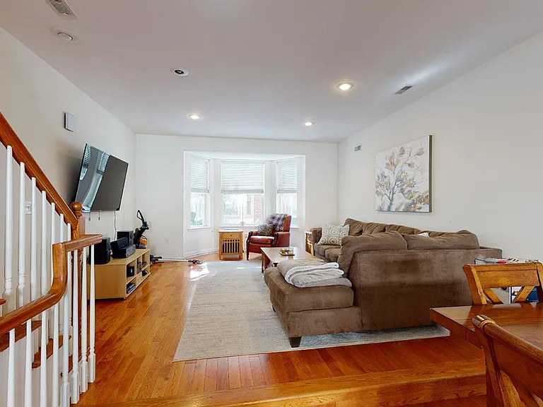 1007 S Dorrance St — Photo 4