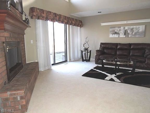 4th image of 295-14 Laurel Cir