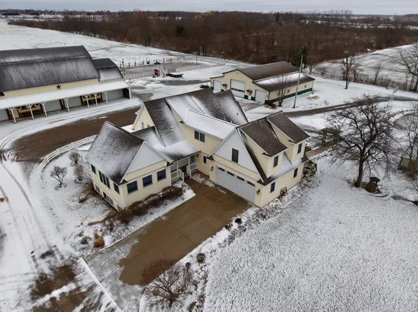 16236 48th Ave, Coopersville, MI 49404
