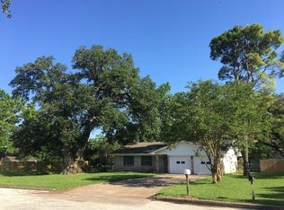 101 Crestview St, Columbus, TX 78934