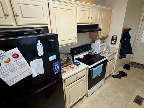 4th image of 71 Pleasant Valley Rd SE