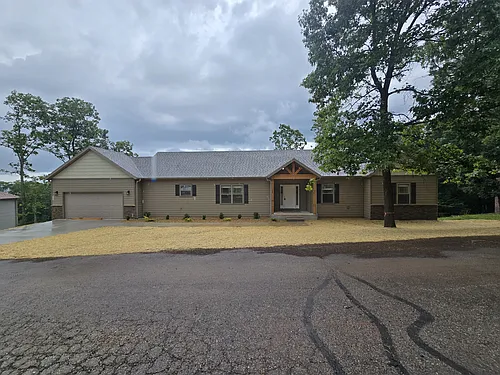 158 Grand Pointe Photo 1