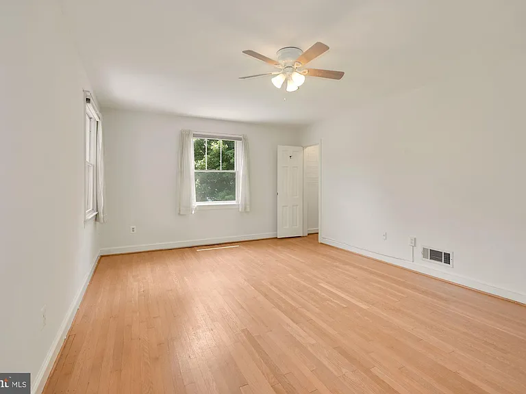 4505 Alton Pl NW — Photo 19