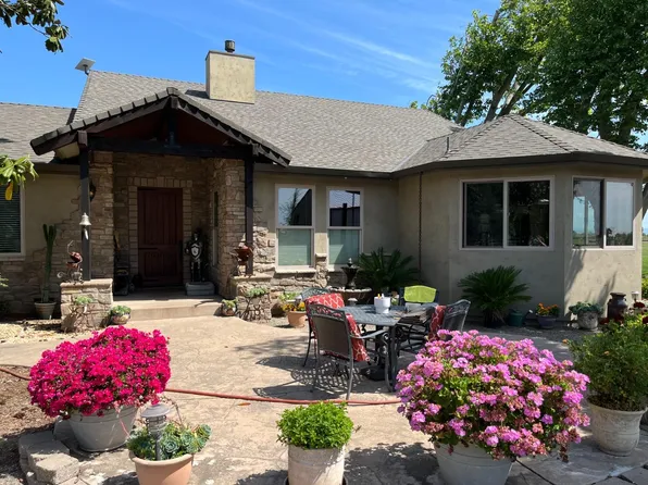 11254 Walnut Ave, Oakdale, CA 95361
