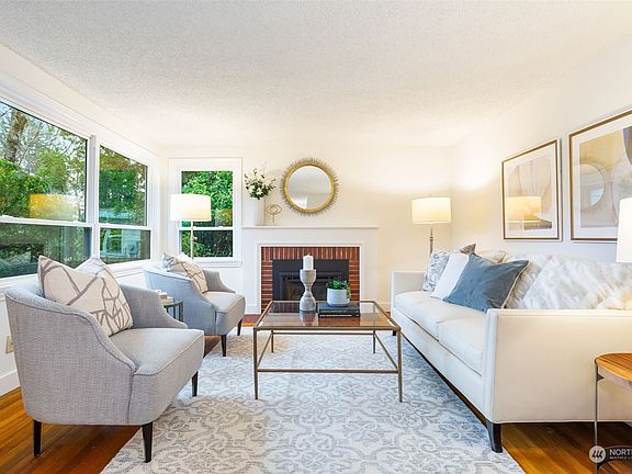4th image of 11333 35th Avenue NE