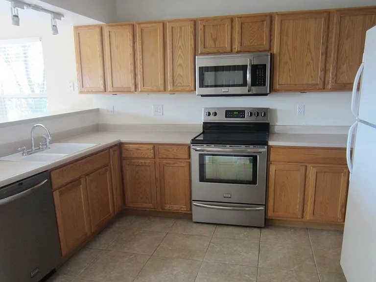 6035 Hombre Ct — Photo 2