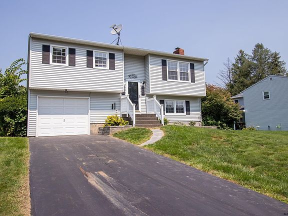 2nd image of 36 Castle Dr