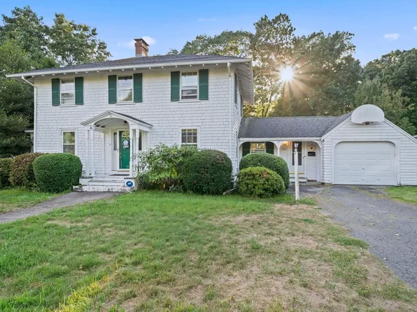 301 Pond St, Weymouth, MA 02190