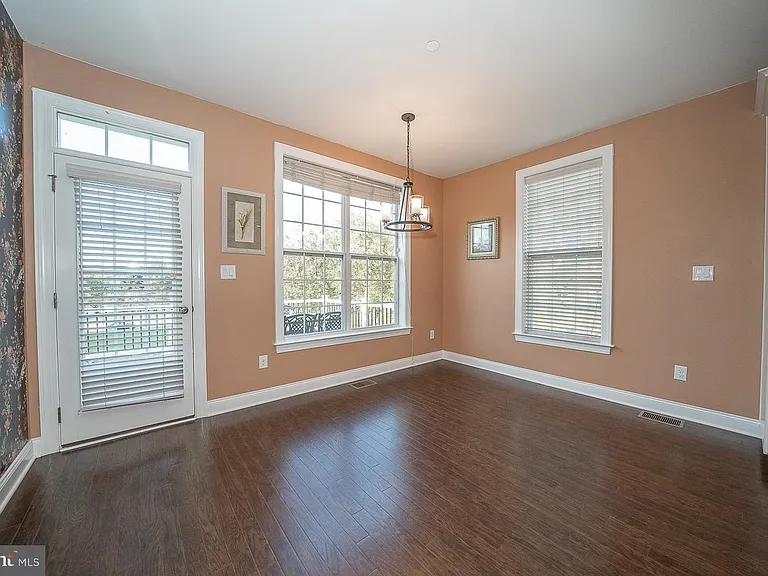 3701 Parris Blvd — Photo 33