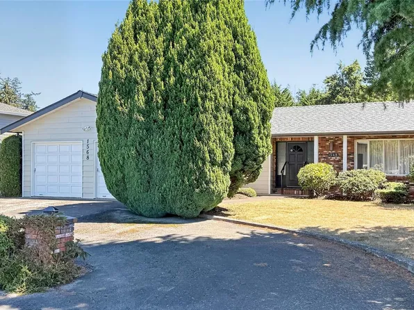 1568 Marine Cir, Nanaimo, BC V9P 1Y6