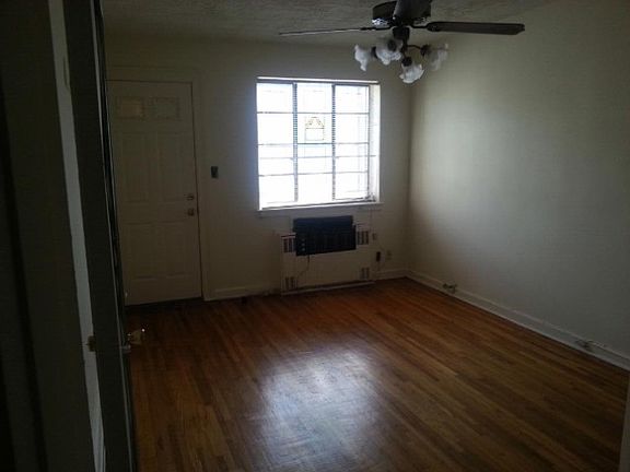3rd image of 9810 Avenue K