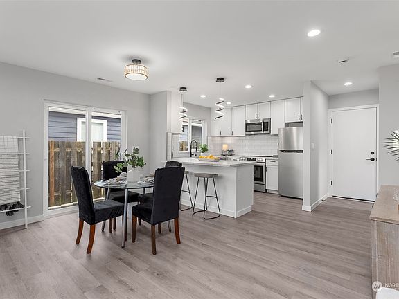 5th image of 6633 S Pine Street