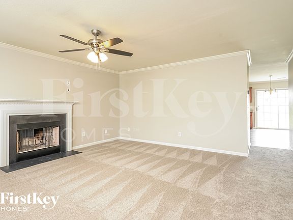 4th image of 100 Oak Knoll Dr