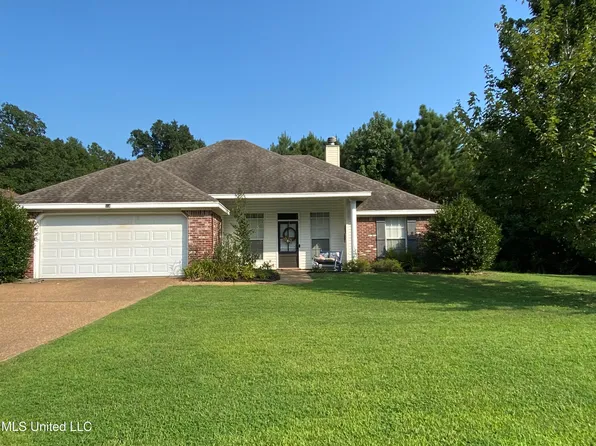 654 Post Oak Pl, Pearl, MS 39208