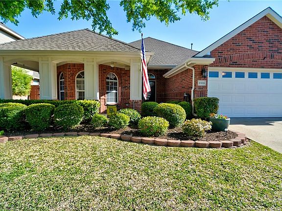 2nd image of 8109 Twin Oaks Dr