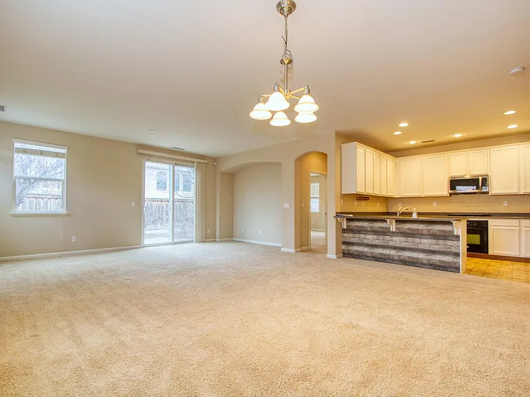 495 Cortono Dr — Photo 3