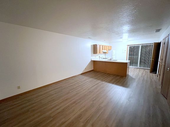 2nd image of 138 Watertower Ct