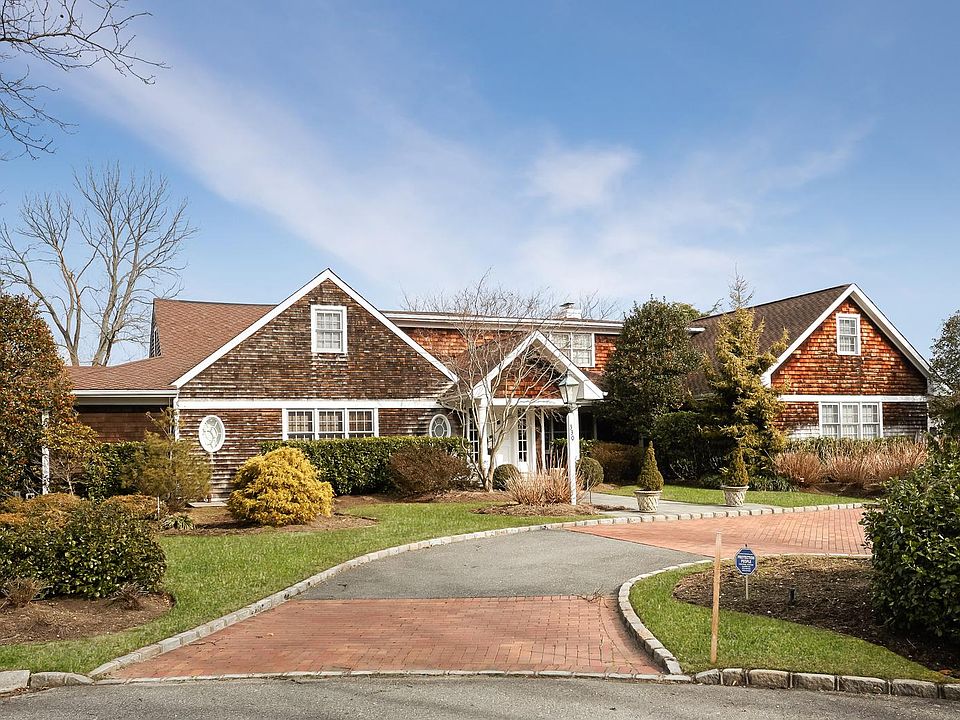1st image of 330 Dolphin Dr