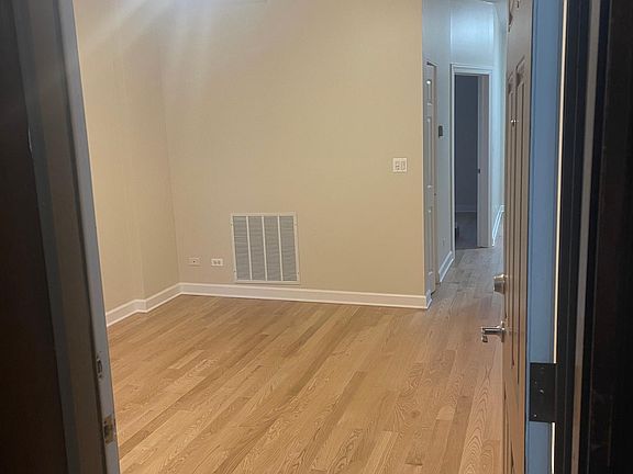 4th image of 2334 W Augusta Blvd #1REAR
