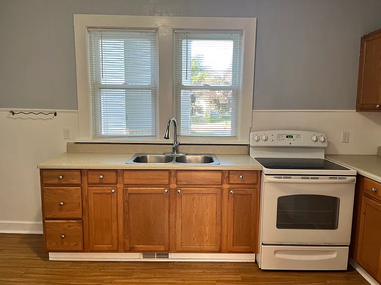 109 Westwood Ave — Photo 12